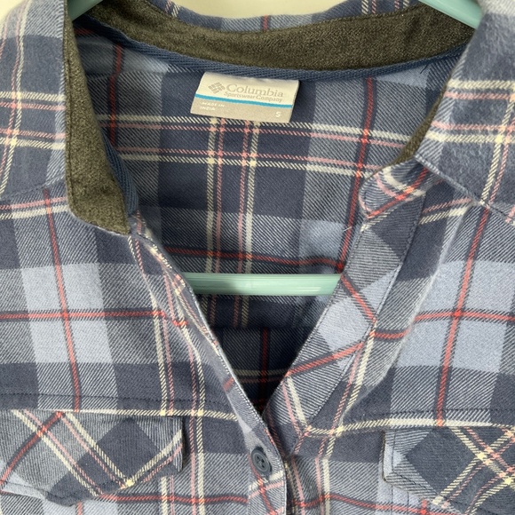 Columbia button up - Picture 2 of 3